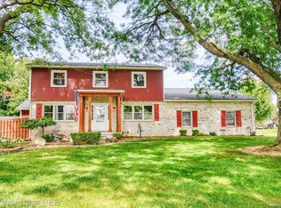 8185 Davison Rd, Davison, MI 48423