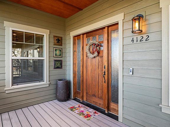 3rd image of 4122 SW Salmon Pl