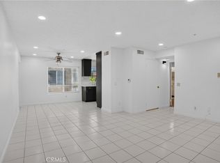 8828 Burnet Ave Unit 9, North Hills, CA 91343