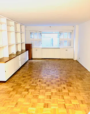 Sold by R New York | media 11