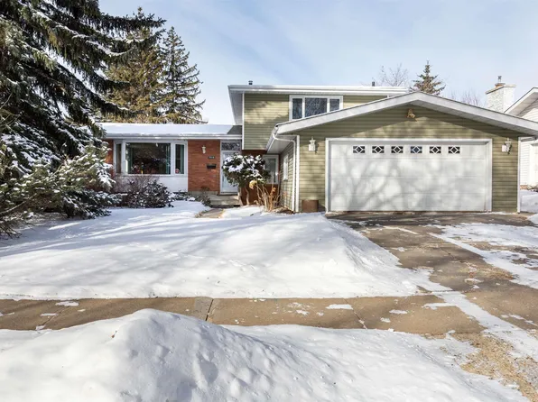 7716 157th St NW, Edmonton, AB T5R 2A2