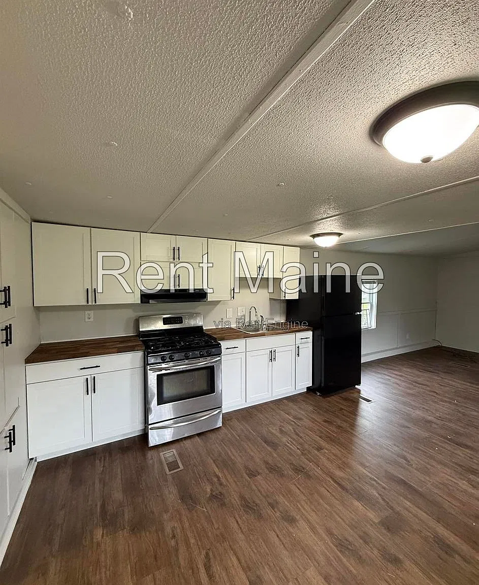 3 bed, 1.5 bath, $1,050 — Photo 2
