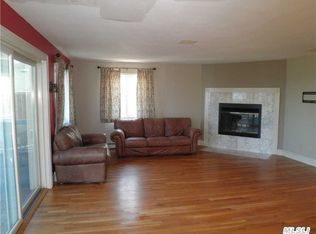 57 Westview Rd, Northport, NY 11768