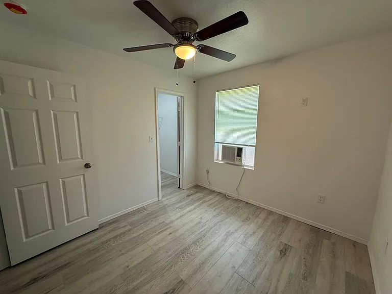 1043 Monet Dr — Photo 34