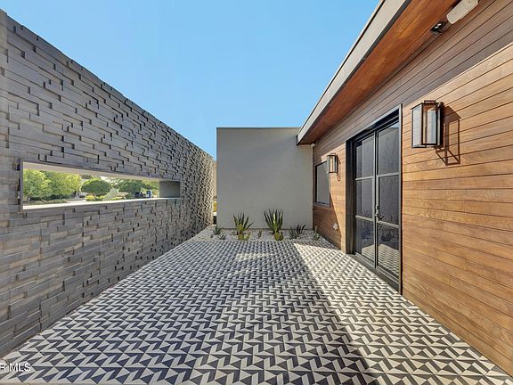 5th image of 401 Willow Glen Dr