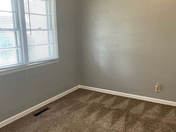 3rd image of 207 O St