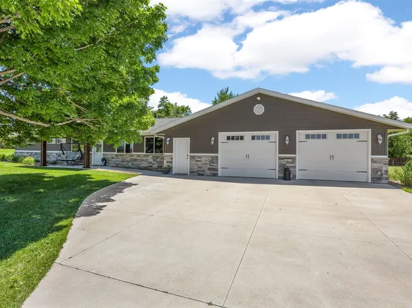 2129 Echo Hill Rd, Marion, IA 52302