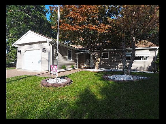 3rd image of 243 Torrey Pines Dr