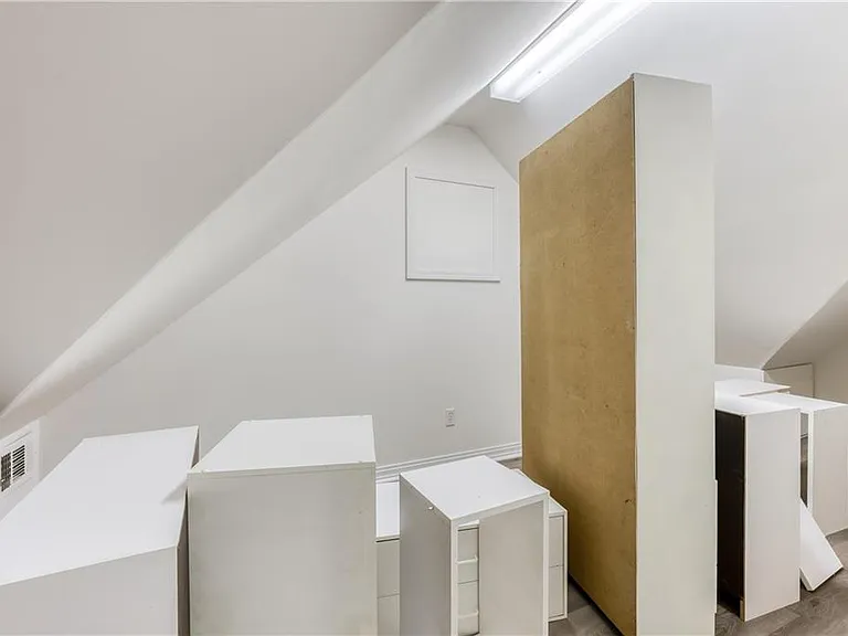 355 Lamme Chase — Photo 28