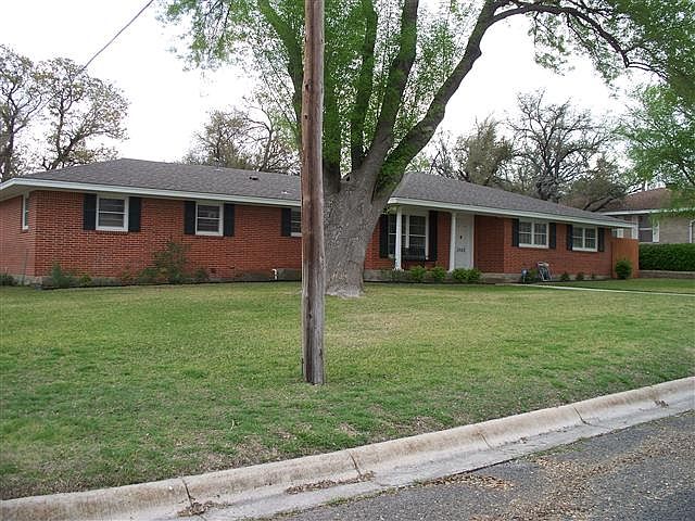 1st image of 1302 W Avenue B