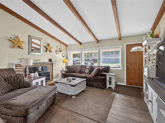 4th image of 6221 Cedarwood Rd