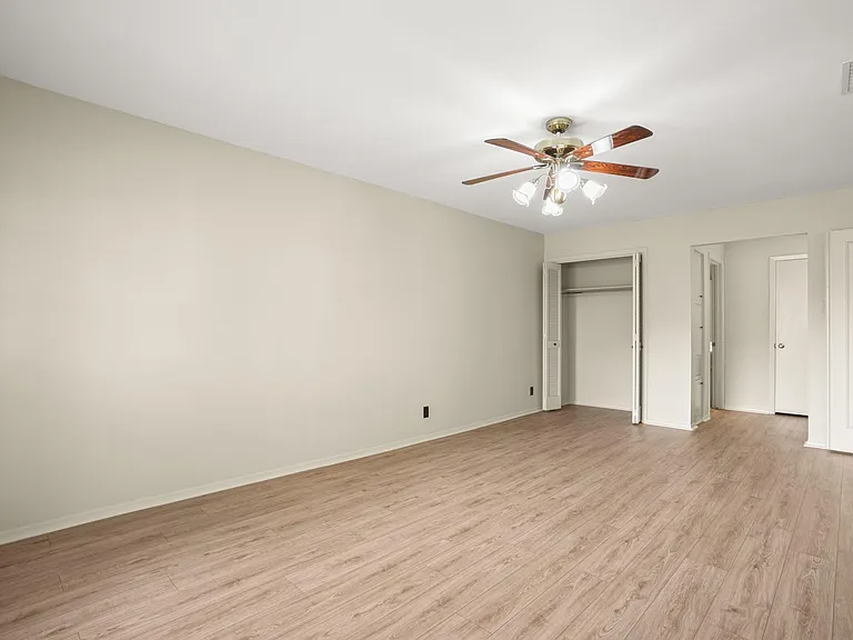 7302 Sevilla Dr — Photo 9