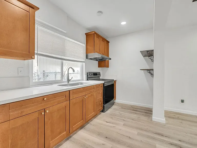 135.5 Carmel Ave #A — Photo 11