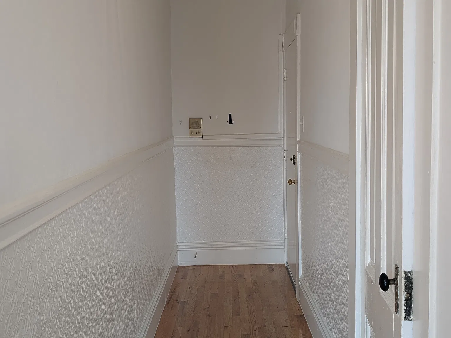 1 bed, 740 sqft, $3,885 — Photo 4