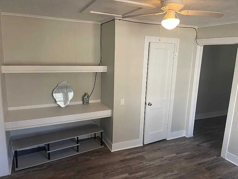 304 Reagan St — Photo 18