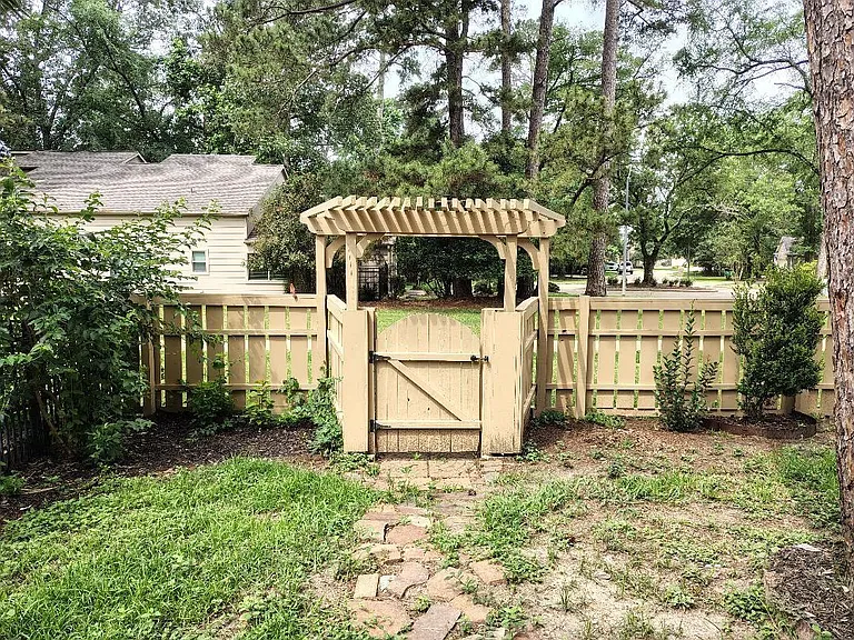 2823 Whitman Dr — Photo 33