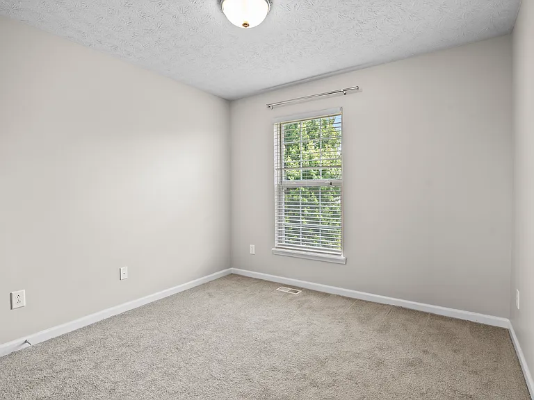 14047 Avalon Blvd — Photo 26