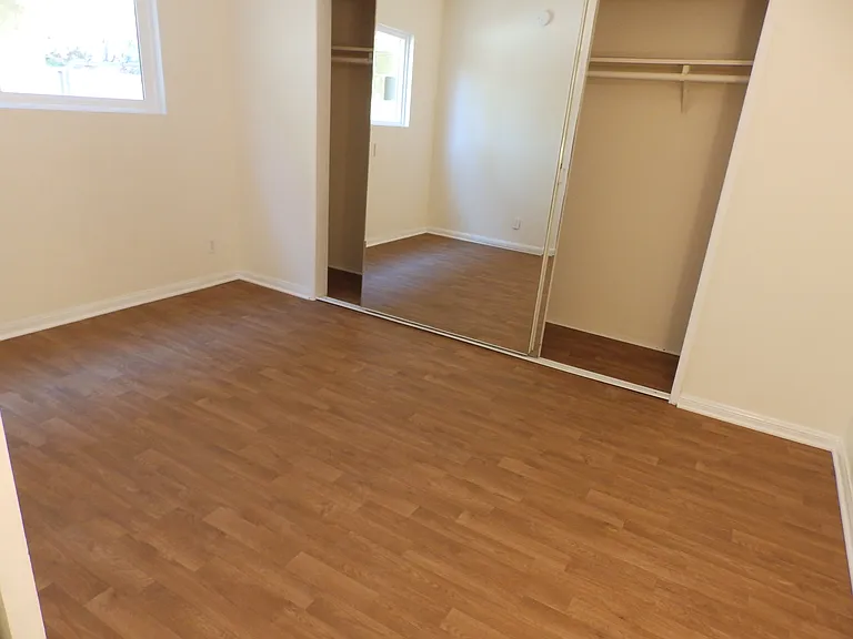 11930 Louise Ave #6 — Photo 12