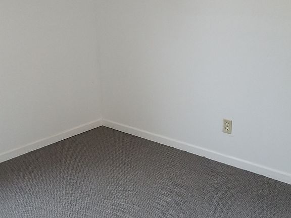 5th image of 601 W Archer Ave