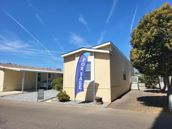 415 N Akers Rd #30, Visalia, CA 93291