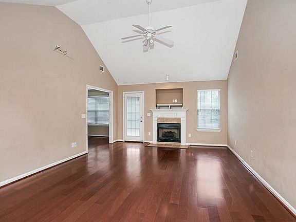 4th image of 1233 Creek Bend Dr