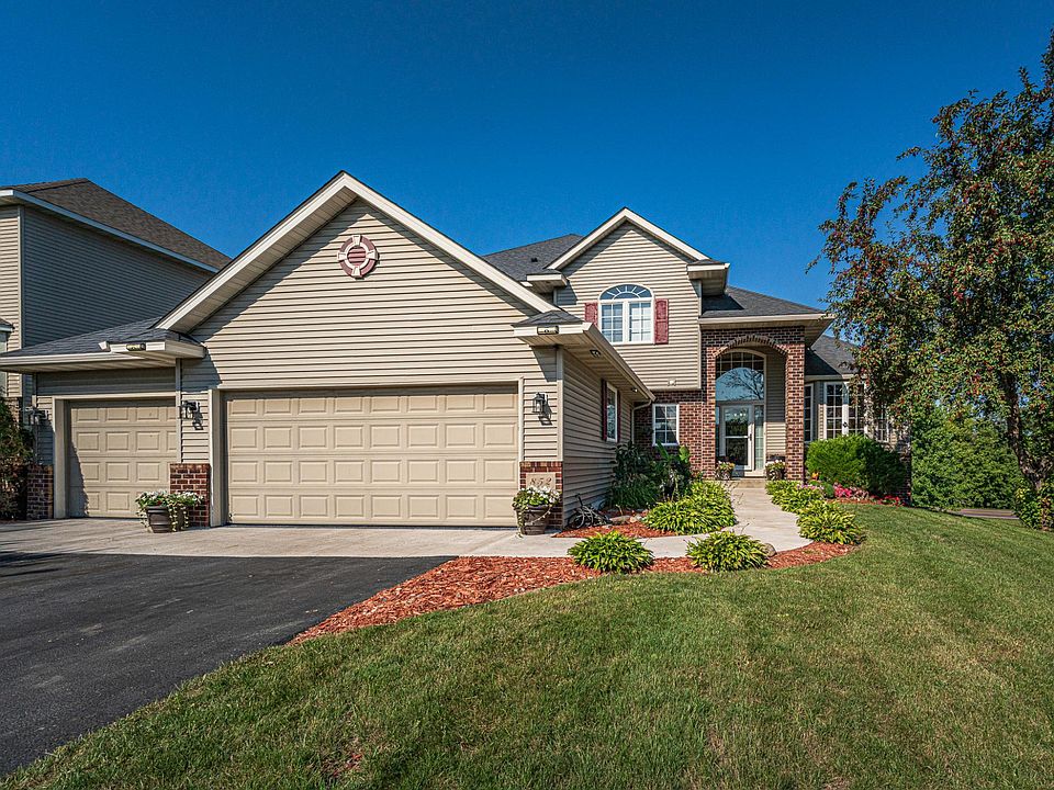 1st image of 852 Bridle Creek Dr