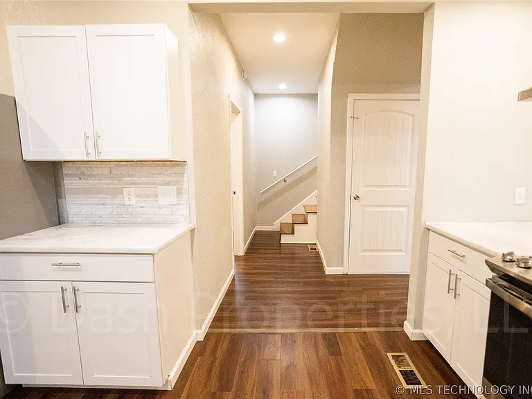821 S Quaker Ave — Photo 26