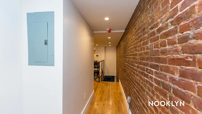 Rented by Nooklyn NYC LLC | media 21