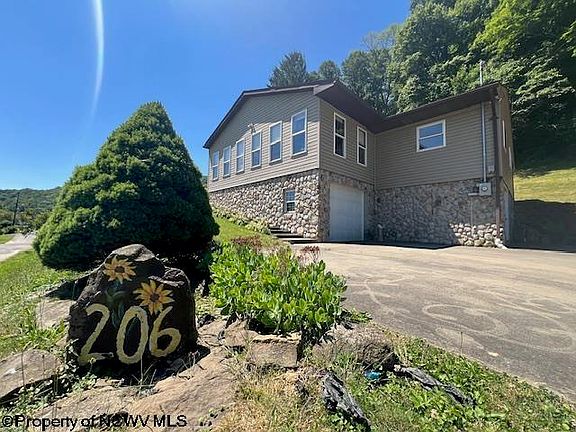 2nd image of 206 Windy Hill Dr