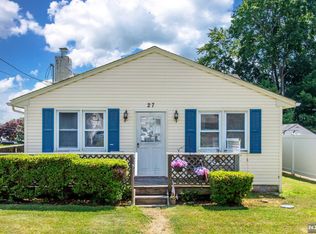 27 Knoll Rd, Boonton, NJ 07005