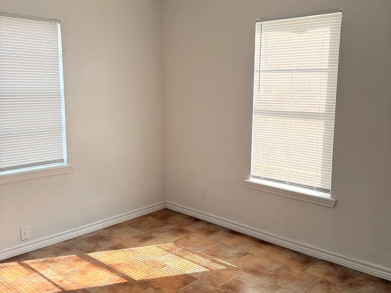1240 E Nettie Ave — Photo 6