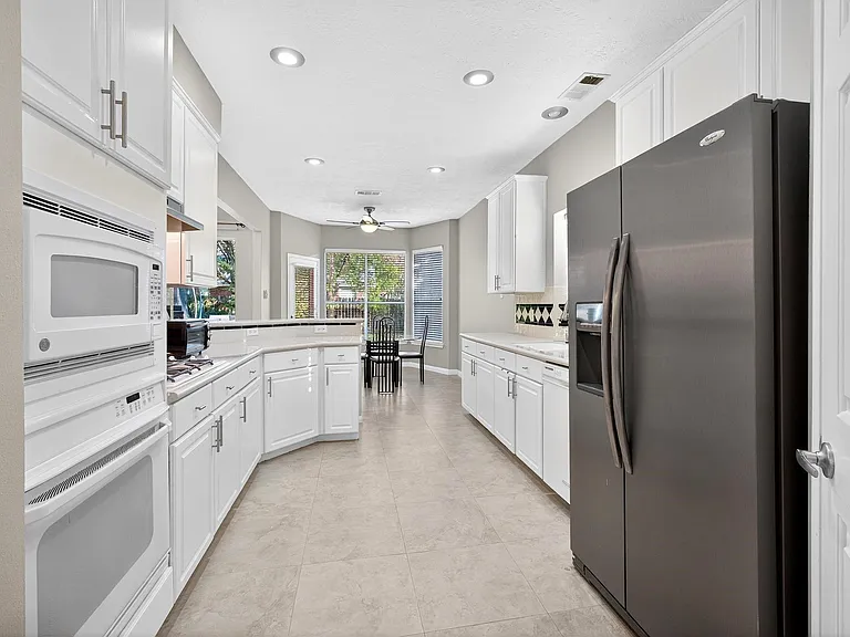 18502 Berry Leaf Ct — Photo 8