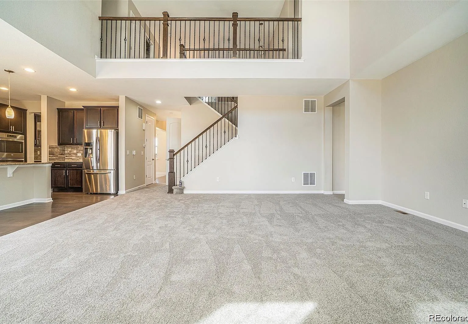 4 bed, 4.5 bath, 4055 sqft, $4,199 — Photo 4