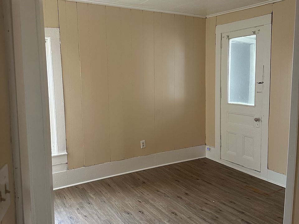 1st image of 110 W Newell St