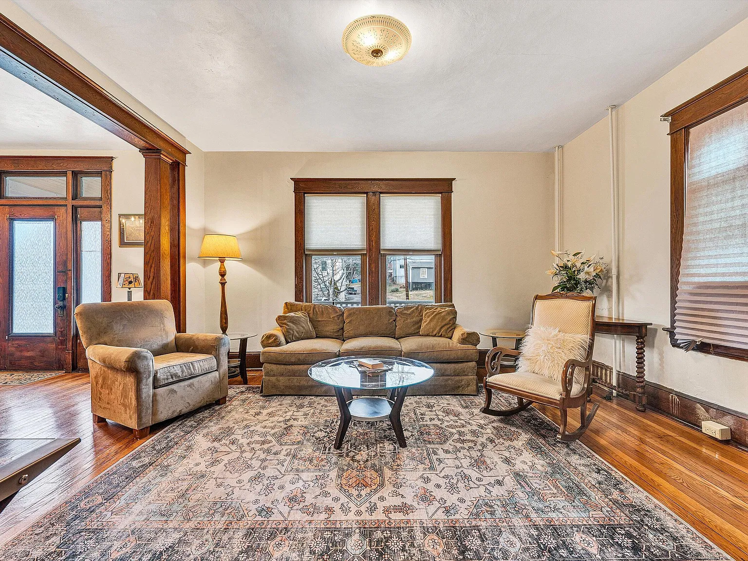 1 bed, 1.0 bath, 1250 sqft, $1,800 — Photo 1