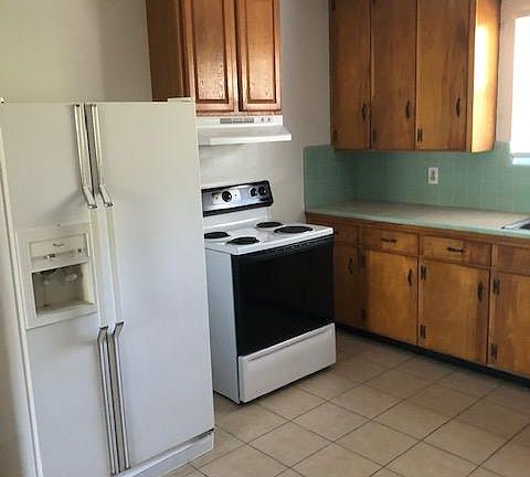 5th image of 736 Beard St