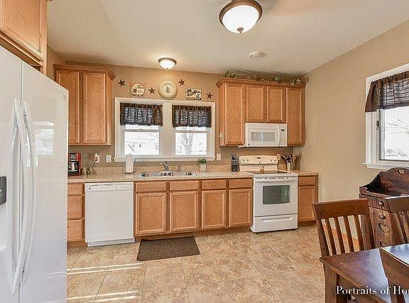 3rd image of 207 N Hiawatha St