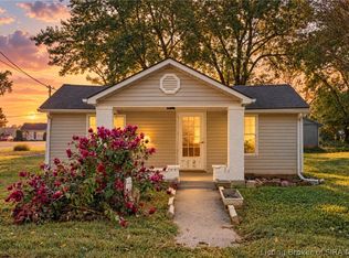 216 N 3rd St, Jeffersonville, IN 47130