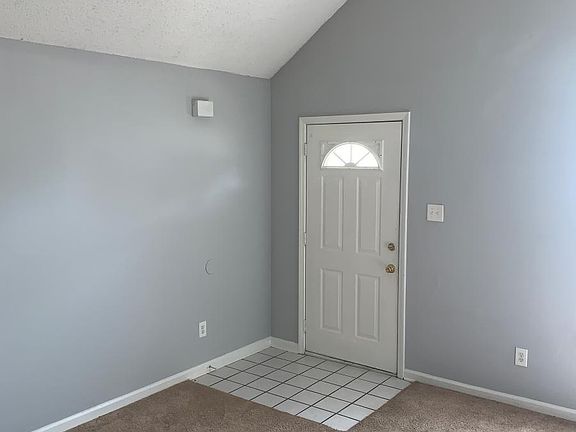 3rd image of 4550 Cottage Hill Cv