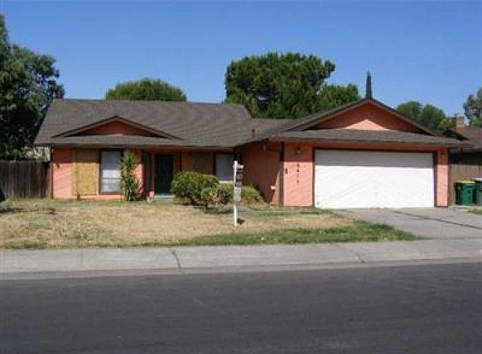1st image of 8417 Cherbourg Way
