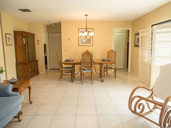 5th image of 184 Bermuda Ct