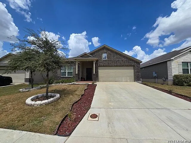4 bed, 3.0 bath, 2240 sqft, $1,995 — Photo 4