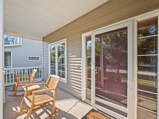 1145 S 52nd St Unit 1502, West Des Moines, IA 50265