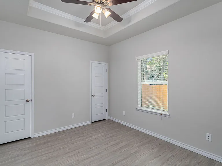 502 Hudson St — Photo 5