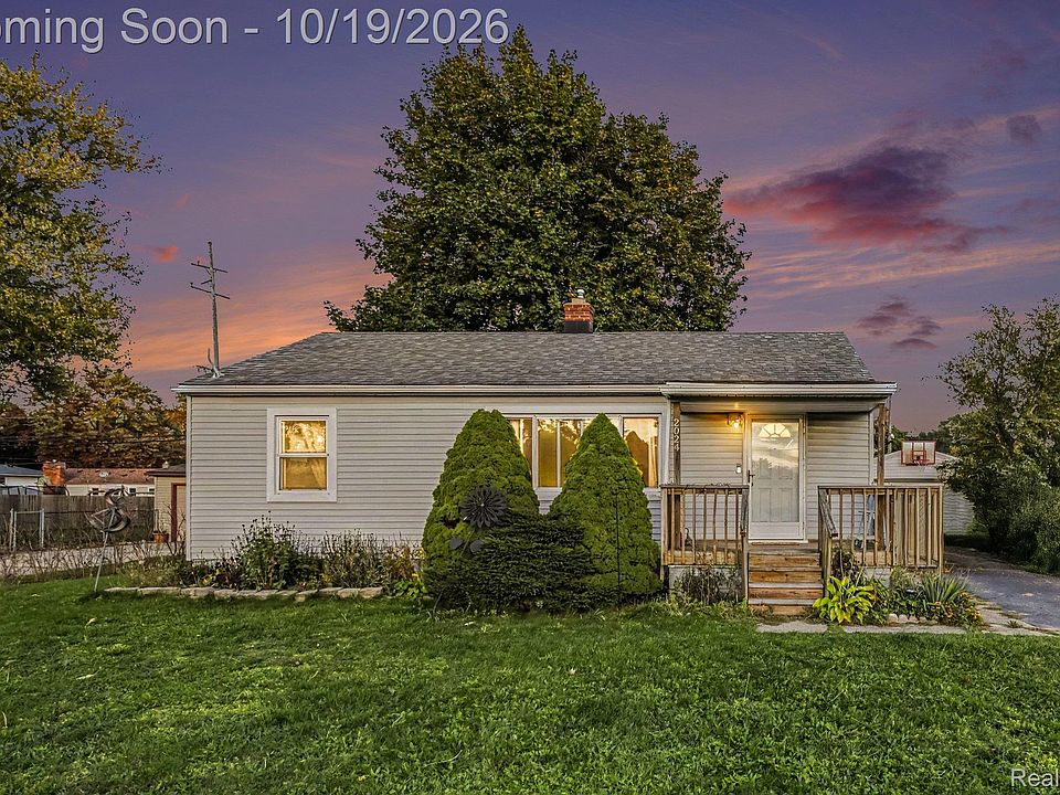 1st image of 2024 Crescent Lake Rd