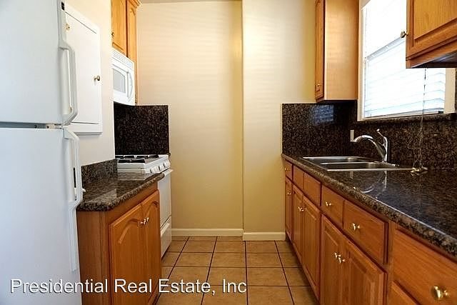 1st image of 832 N 1st St APT 04