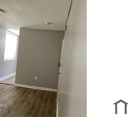 2nd image of 511 E 43rd St APT 1B