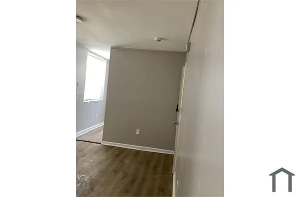 Building Photo - 511 E 43rd St #1B
