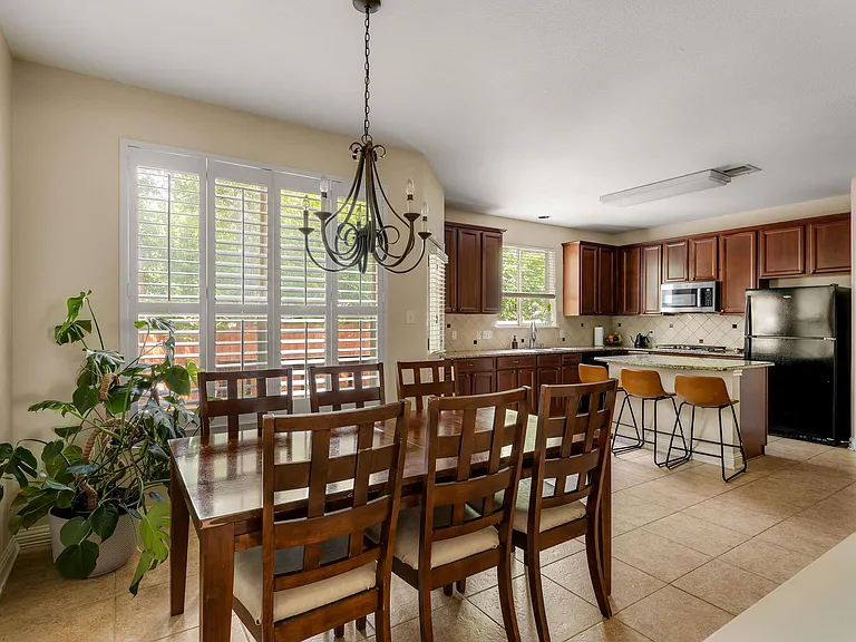 1821 Village Oak Ct — Photo 11