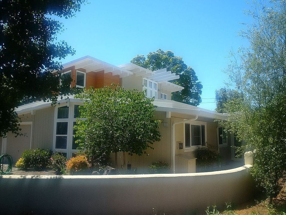 1st image of 1072 Metro Cir